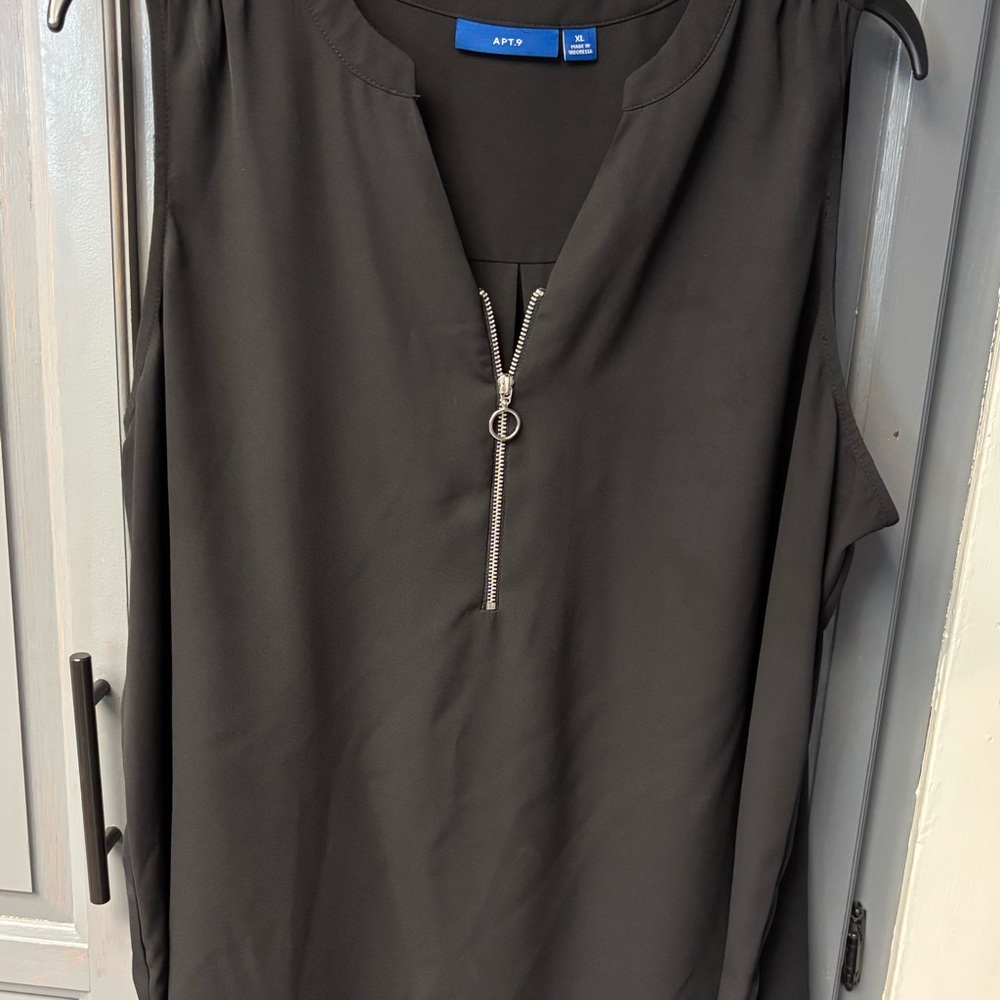Apt. 9 Black Sleeveless Zippered Blouse